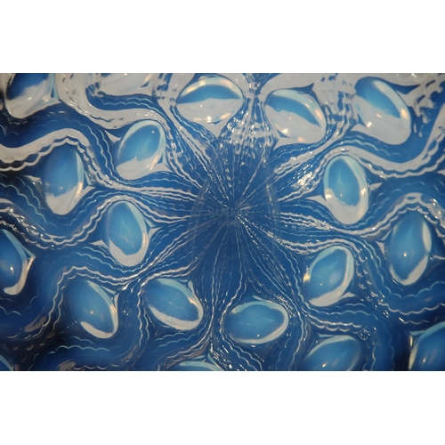 330 - LALIQUE BULBES PATTERN PLATE