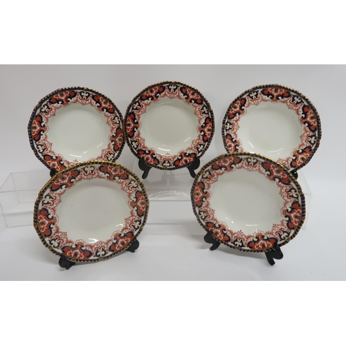 346 - A ROYAL CROWN DERBY IMARI 3973 PATTERN DINNER SERVICE