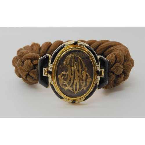 506 - A FRENCH 18CT GOLD HAIR MOURNING BRACELET