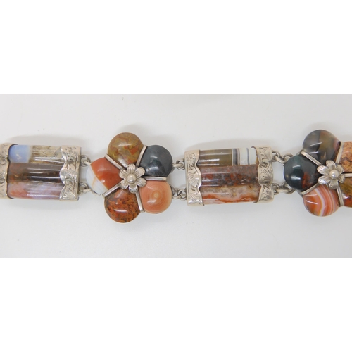 512 - A SCOTTISH AGATE BRACELET