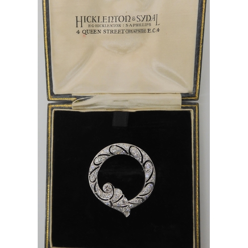 522 - A HICKLENTON & SYDAL ART DECO DIAMOND BROOCH