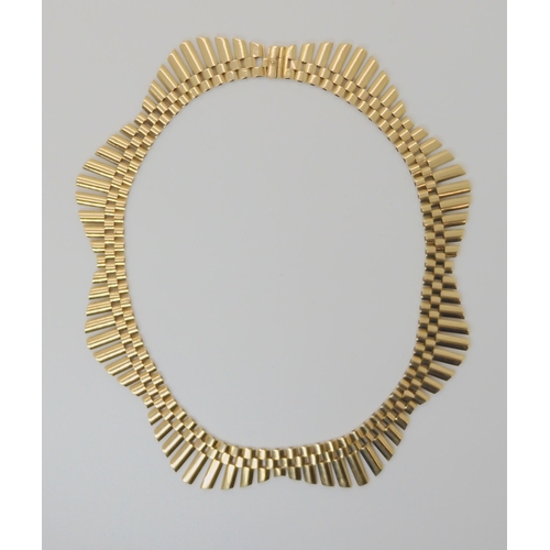 542 - A 9CT GOLD RETRO FRINGE NECKLACE