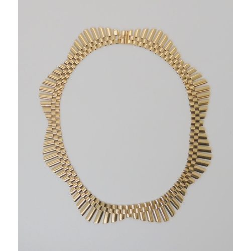 542 - A 9CT GOLD RETRO FRINGE NECKLACE