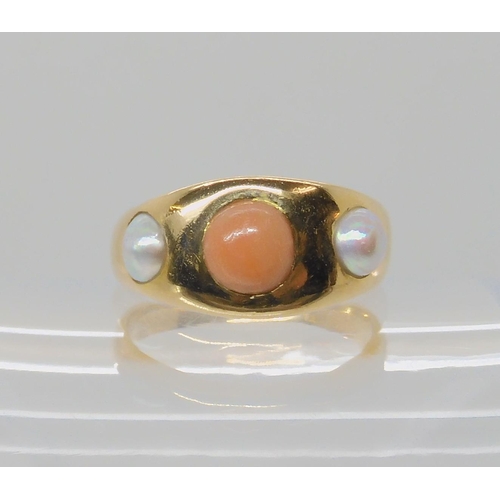 543 - A CORAL AND PEARL RING