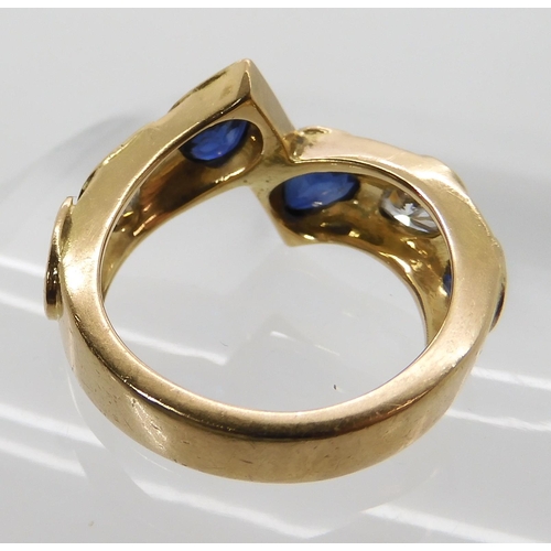 545 - AN UNUSUAL BESPOKE SAPPHIRE AND DIAMOND RING