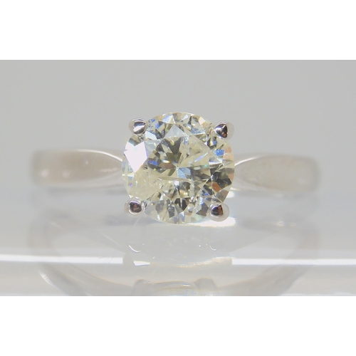 552 - AN 18CT WHITE GOLD DIAMOND SOLITAIRE RING