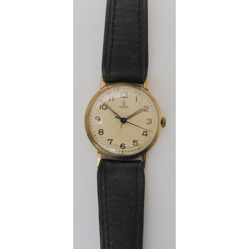 676 - A 9CT GOLD GENTS TUDOR WATCH