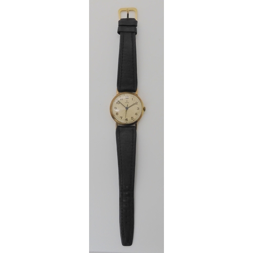 676 - A 9CT GOLD GENTS TUDOR WATCH