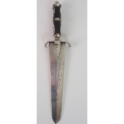 797 - A 20TH CENTURY DECORATIVE DAGGER