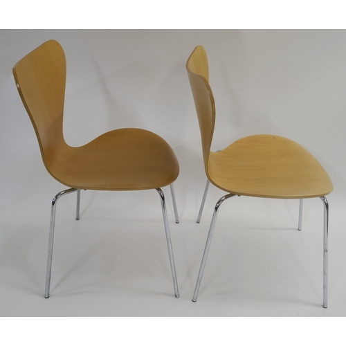 106 - A SET OF SIX ARNE JACOBSEN FOR FRITZ HANSEN SERIES 7 DINING CHAIRS