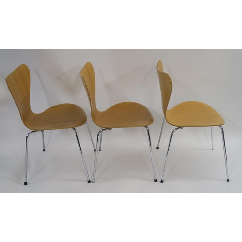 106 - A SET OF SIX ARNE JACOBSEN FOR FRITZ HANSEN SERIES 7 DINING CHAIRS