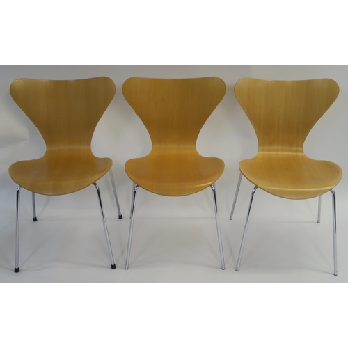 106 - A SET OF SIX ARNE JACOBSEN FOR FRITZ HANSEN SERIES 7 DINING CHAIRS