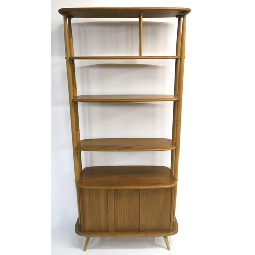 114 - AN ERCOL GIRAFFE ROOM DIVIDER WITH OPEN SHELVES OVER TWO DOORS