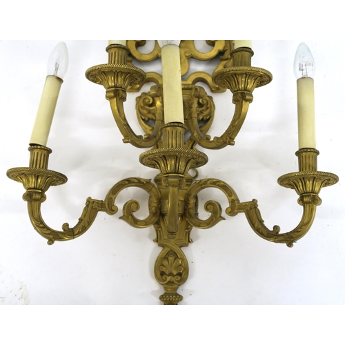 56 - AN 18TH CENTURY STYLE GILT METAL WALL SCONCE
