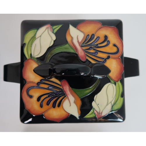 280 - A MOORCROFT PENCARROW PATTERN BOX AND COVER