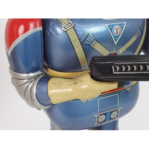 421 - A RARE DAIYA JAPANESE TINPLATE BATTERY OPERATED ASTRONAUT