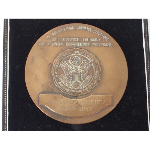 443 - A BRONZE GOLF MEDAL