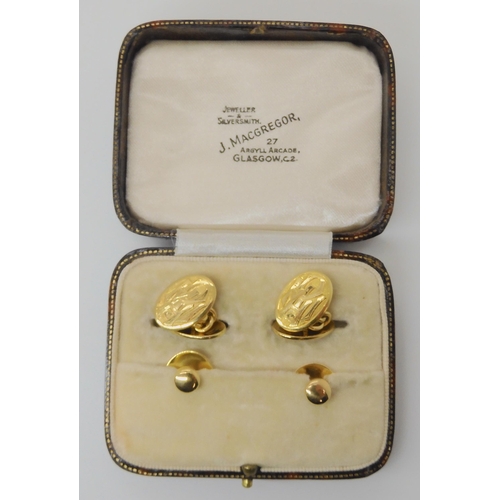 494 - A SET OF 18CT GOLD MONOGRAMMED CUFFLINKS