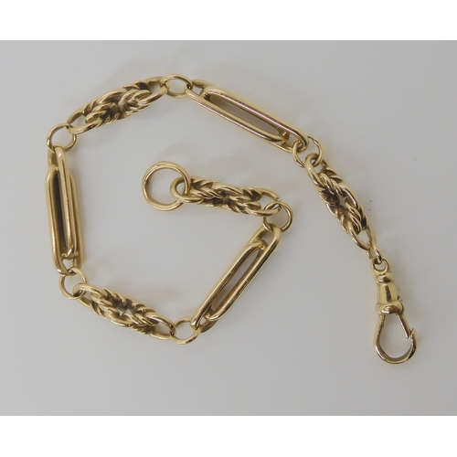 528 - A 9CT GOLD FANCY LINK BRACELET