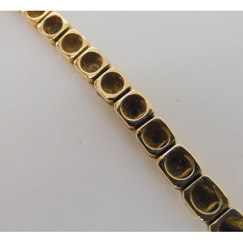 533 - AN 18CT GOLD SAPPHIRE AND DIAMOND BRACELET