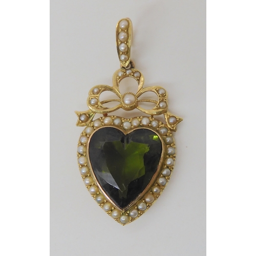 542 - A BRIGHT YELLOW METAL PEARL HEART SHAPED PENDANT