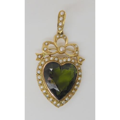 542 - A BRIGHT YELLOW METAL PEARL HEART SHAPED PENDANT