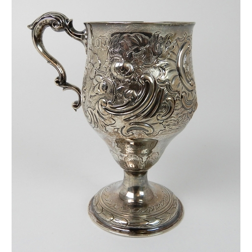 694 - AN 18TH CENTURY IRISH SILVER WINE CUP