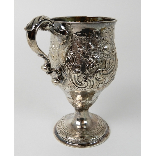 694 - AN 18TH CENTURY IRISH SILVER WINE CUP