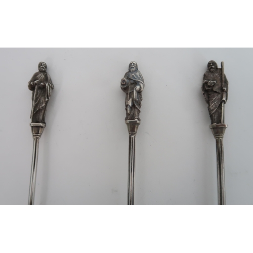 753 - A CASED SET OF VICTORIAN SILVER APOSTLE FRUIT SPOONS