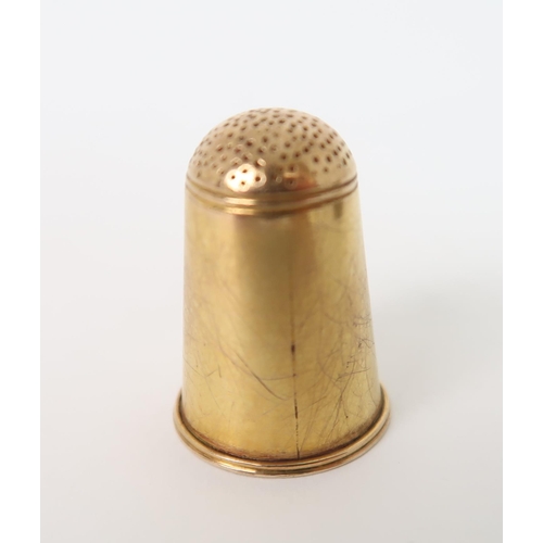 760 - A VICTORIAN YELLOW METAL THIMBLE