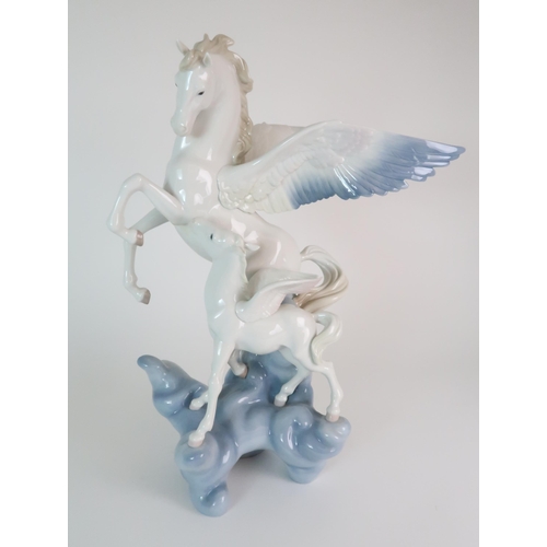 270 - A LARGE LLADRO MODEL OF PEGASUS AND FOAL