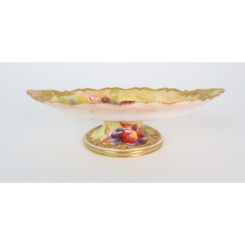 322 - A ROYAL WORCESTER TAZZA