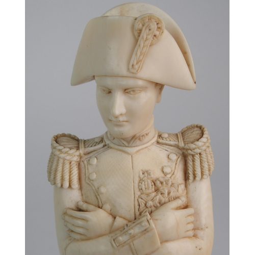 416 - A LATE 19TH/EARLY 20TH CENTURY CARVED IVORY MODEL OF NAPOLEON