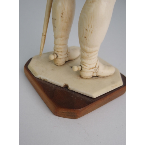 416 - A LATE 19TH/EARLY 20TH CENTURY CARVED IVORY MODEL OF NAPOLEON