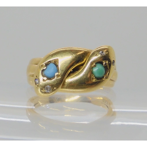 535 - AN 18CT GOLD DOUBLE SNAKE RING