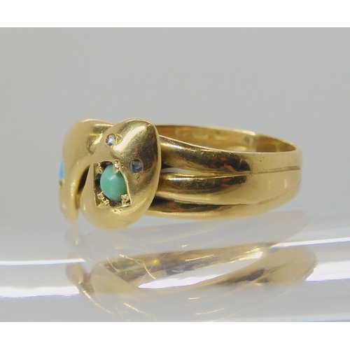 535 - AN 18CT GOLD DOUBLE SNAKE RING