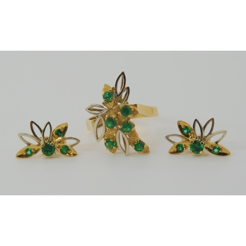 567 - A RETRO EMERALD RING WITH MATCHING EARRINGS