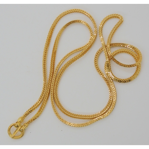 589 - A BRIGHT YELLOW METAL HERRINGBONE CHAIN