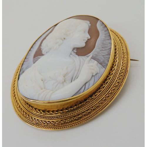 607 - A LARGE FINE SHELL CAMEO OF AN ANGEL