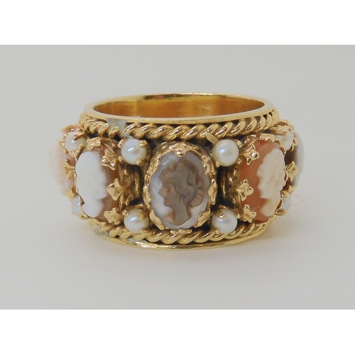 637 - A 14K GOLD SUBSTANTIAL CAMEO SPECIMEN RING