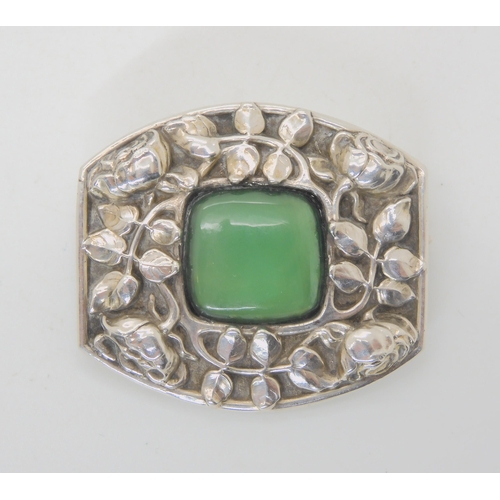 640 - AN ART NOUVEAU BROOCH ATTIBUTED TO MAYER OF PFORZHEIM