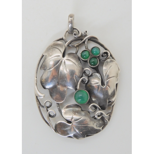 641 - A THEODORE FAHRNER ART NOUVEAU PENDANT