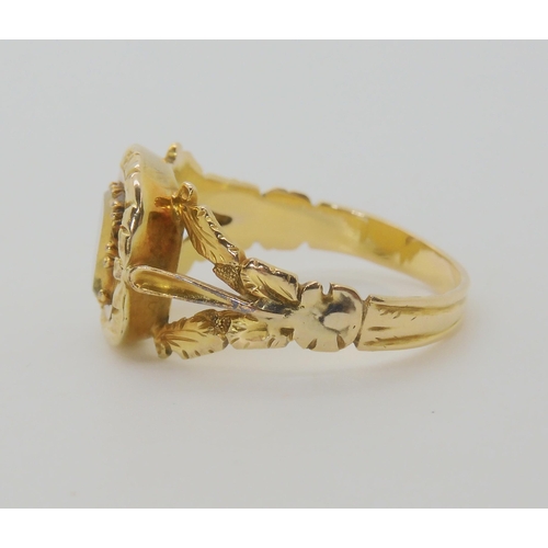 644 - A BRIGHT YELLOW METAL VICTORIAN RING