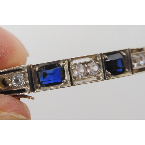 657 - A BLUE AND WHITE SAPPHIRE BRACELET