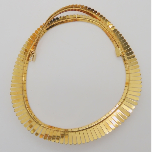 668 - AN 18CT GOLD FRINGE NECKLACE