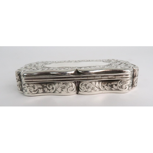 726 - A VICTORIAN SILVER SNUFF BOX