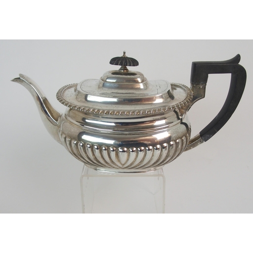 730 - AN EDWARDIAN SILVER TEA & COFFEE SERVICE