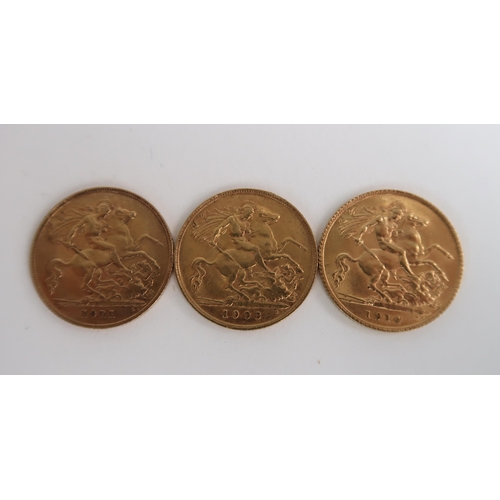 751 - THREE GOLD HALF SOVEREIGNS