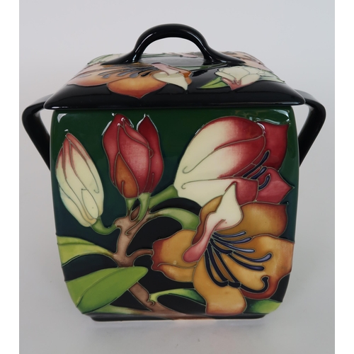 280 - A MOORCROFT PENCARROW PATTERN BOX AND COVER