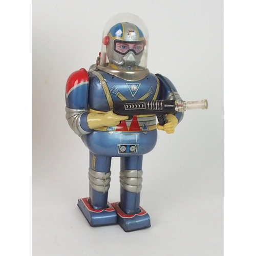 421 - A RARE DAIYA JAPANESE TINPLATE BATTERY OPERATED ASTRONAUT